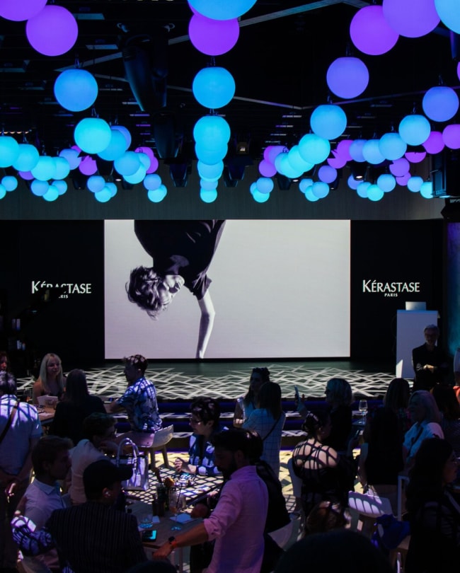 Soirée de marque au Montreux Jazz Club Millennium, projection vidéo et sphères lumineuses